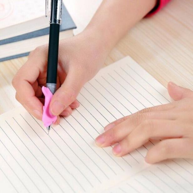 [XẢ KHO+FREE SHIP] Dệm bút cầm tay cho bé tập viết đúng cách