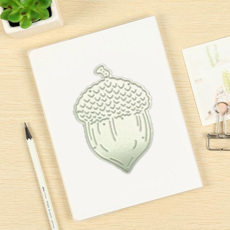 Khuôn Cắt Giấy Kim Loại Hình Quả Thông Ngộ Nghĩnh