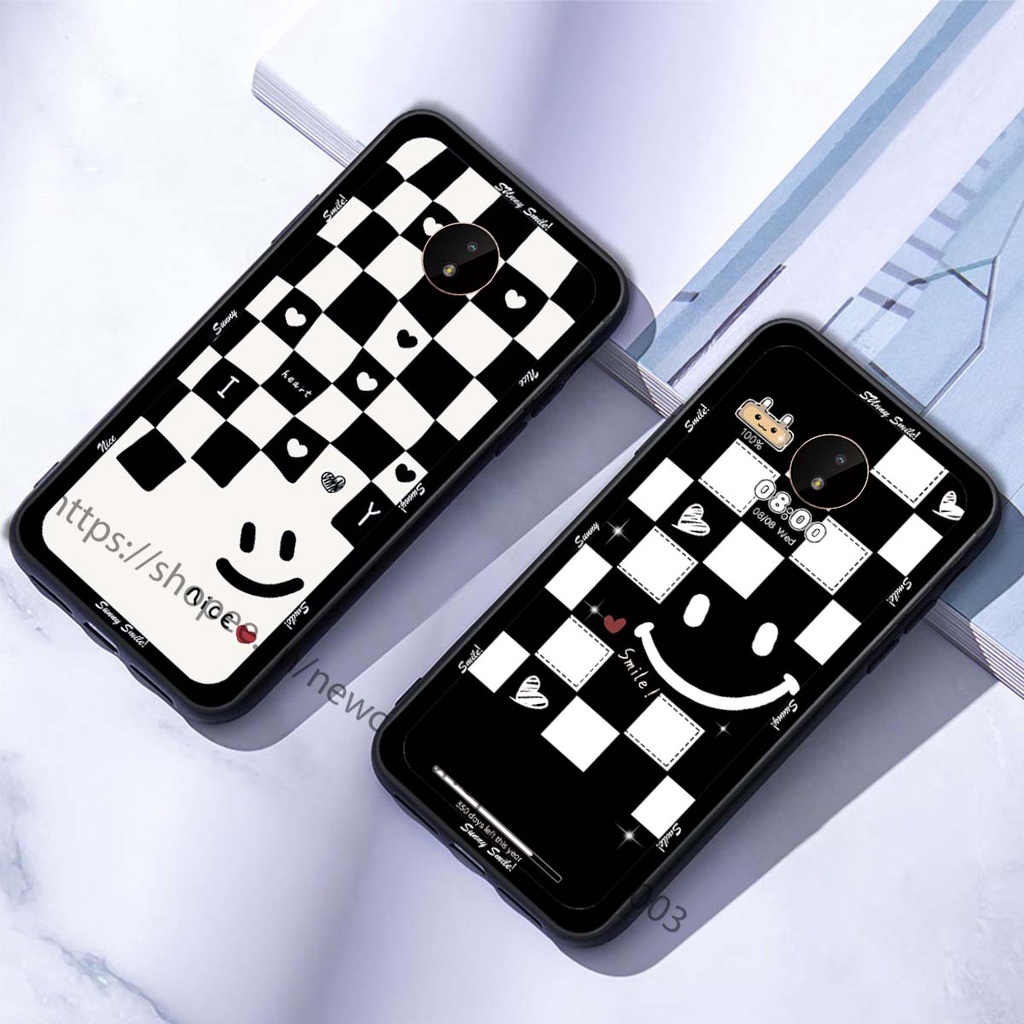 Ốp lưng Nokia C20 / C30 / Nokia 3.4 hình caro trái tim trắng đen.