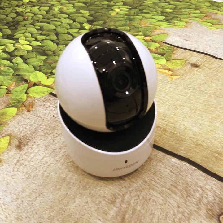 Camera IP wifi Hikvision DS-2CV2Q21FD-IW 2.0 Megapixel, quay quét 4 chiều, đầm thoại 2 chiều