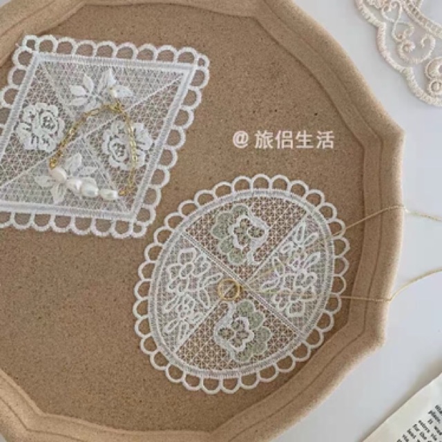 Tấm lót ren Vintage