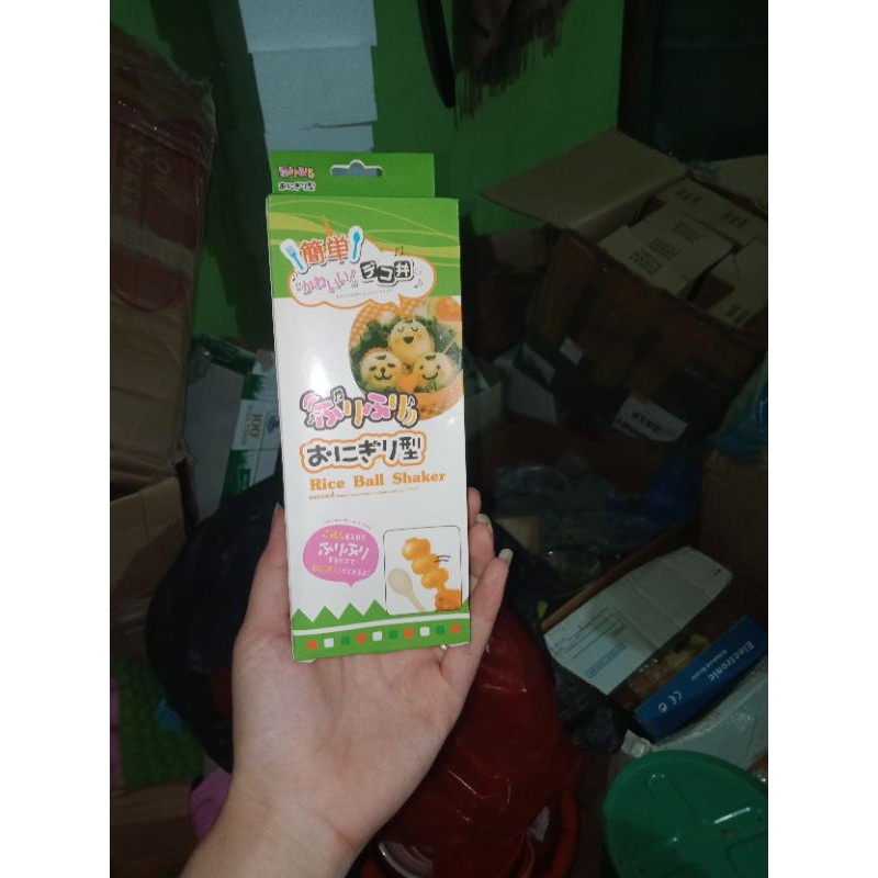 Dụng cụ lắc cơm lúa mạch cho bé