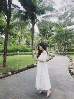 Maxi trắng bẹt vai siêu hot hit