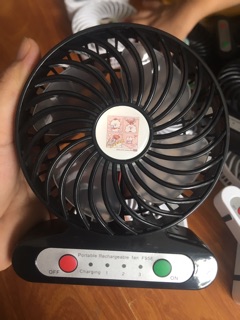 Quạt điện Chạy pin va úab