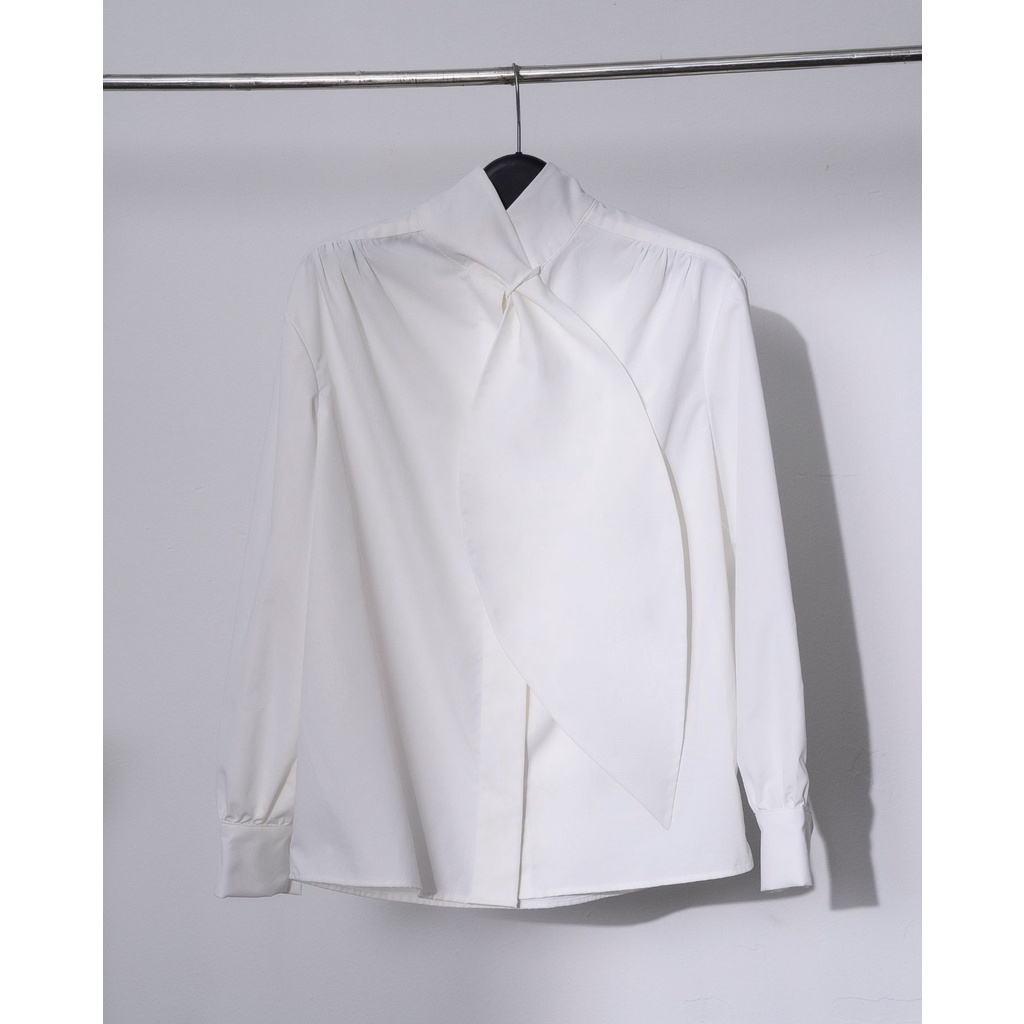 Áo Sơ Mi ONMIX - Twist Shirt - Vải Thô Hàn - Màu Trắng Trơn
