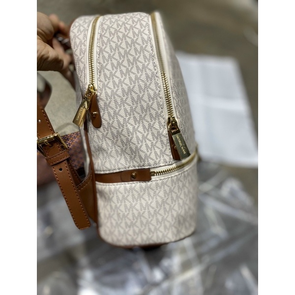 -Balo form vuông  MiK Rhea backpack--kem chữ nâu sang trọng