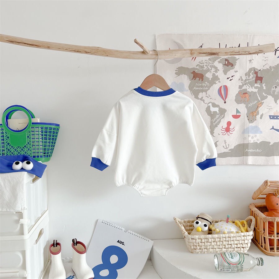 Set 3 chi tiết cho bé dễ thương đáng yêu chất liệu cotton thấm hút tốt.