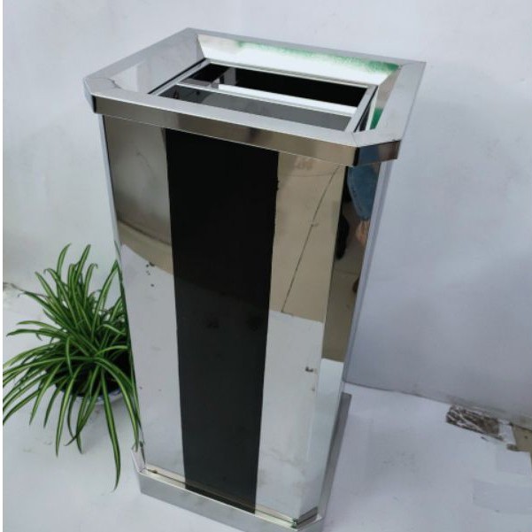 Thùng rác inox vuông gạc tàn sọc đen