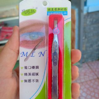 Nhíp nhổ chân mày hộp MLN