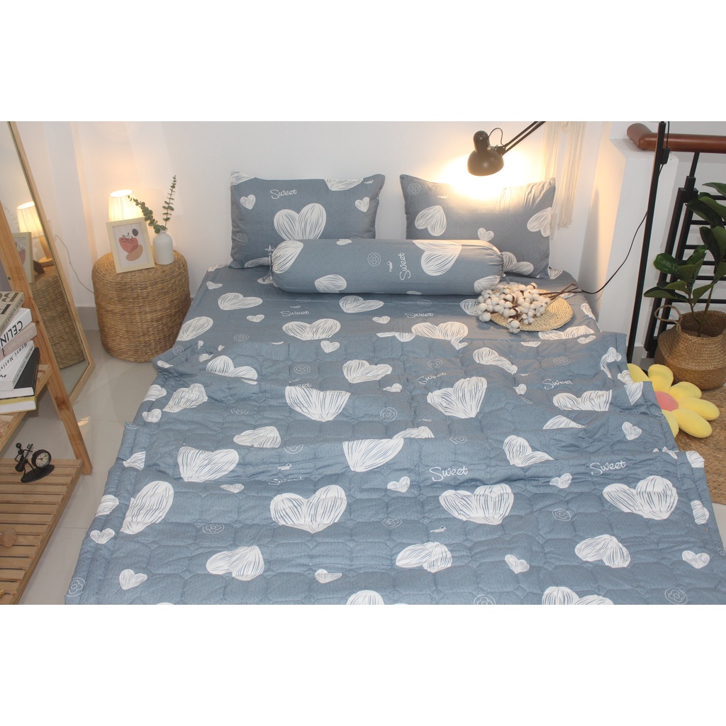 Bộ drap gối Cotton TL  - Tim Nền Xám - chất vải  COTTON loại 1 dầy dặn, mềm mại, mát mẻ.