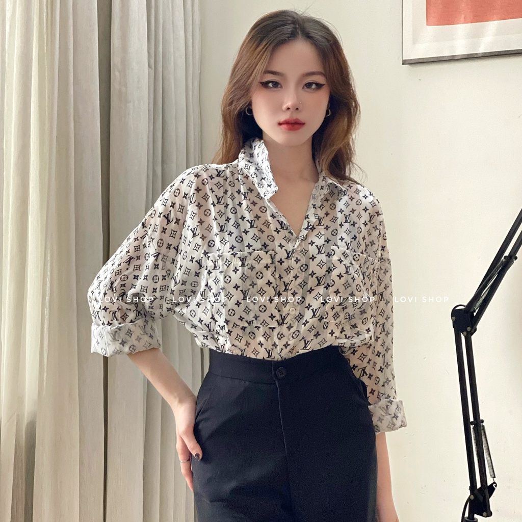 Áo sơ mi họa tiết chữ chất phi lụa in sang chảnh Lovi