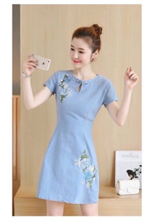 Đầm jean body thêu hoa