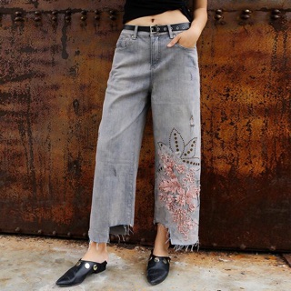 Quần bò thêu hoa nổi 2019, quần jeans nữ