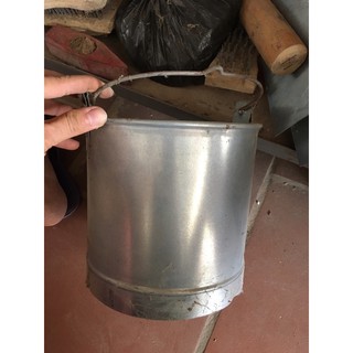 Gáo múc nước bằng tôn siêu bền