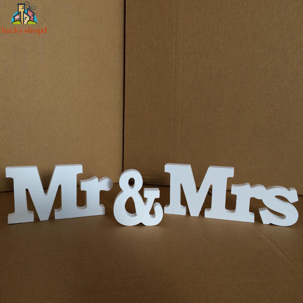Logo Mr &amp; Mrs Trang Trí Bàn Tiệc Cưới