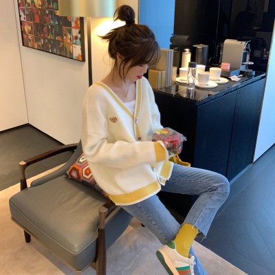 Áo sweater tay dài dáng rộng cổ chữ V thời trang Hàn Quốc năng động