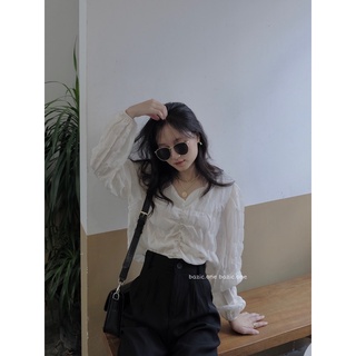 Áo sơ mi croptop nhăn cổ V tay bồng Bazic one