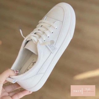Giày nữ trắng slip on