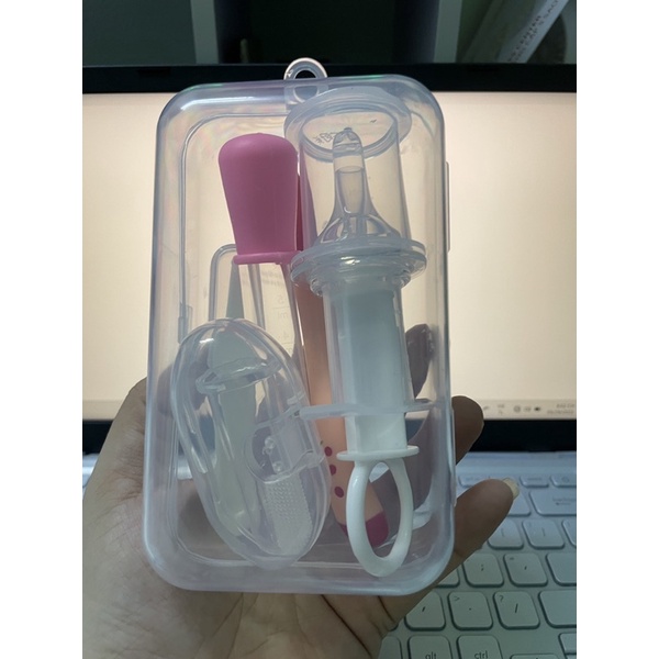Set 5 món: rơ silicon, muỗng báo nóng, gấp mũi, 2 bón sữa cho bé