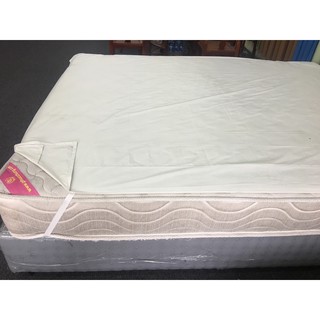 Bảo vệ đệm chống thấm