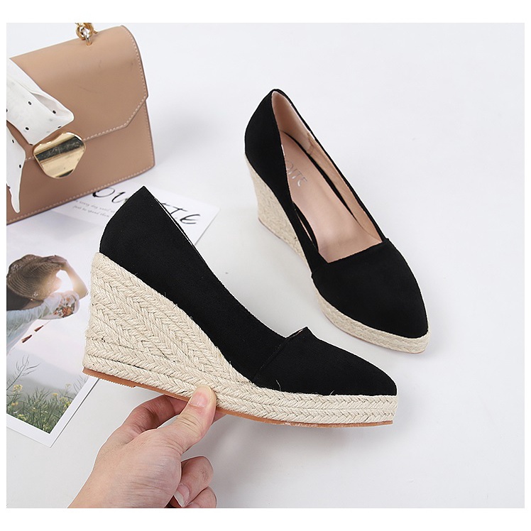 Giày đế xuồng bọc cói 8cm, chất da lộn sang trọng, nhẹ và êm