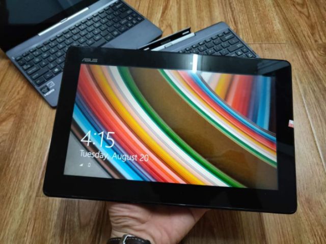 Máy tính bảng lai laptop ASUS T100T, Windows 10 Office
