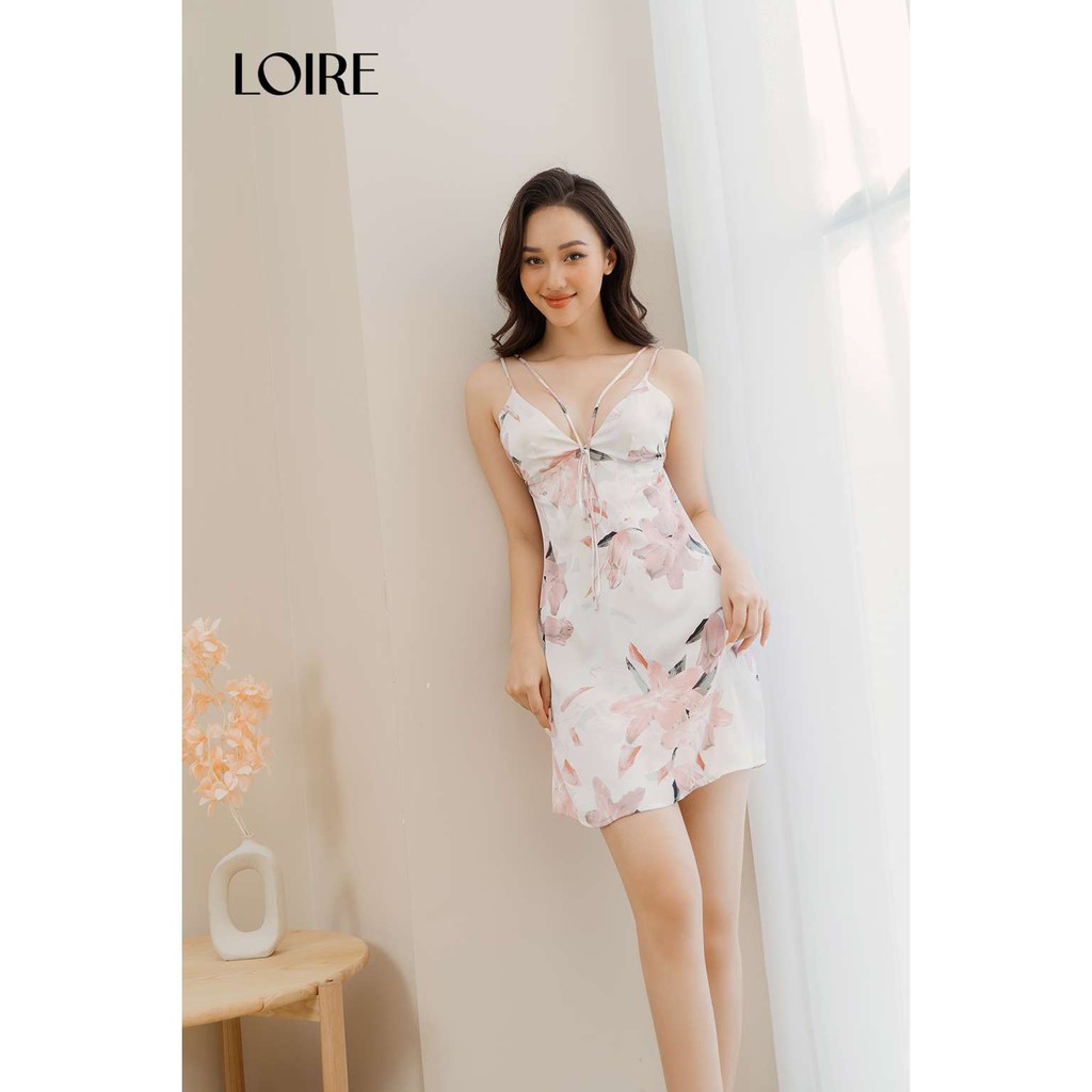 Váy Ngủ 2 Dây Lụa Họa Tiết Hoa Tinh Tế Loirechic LSL09