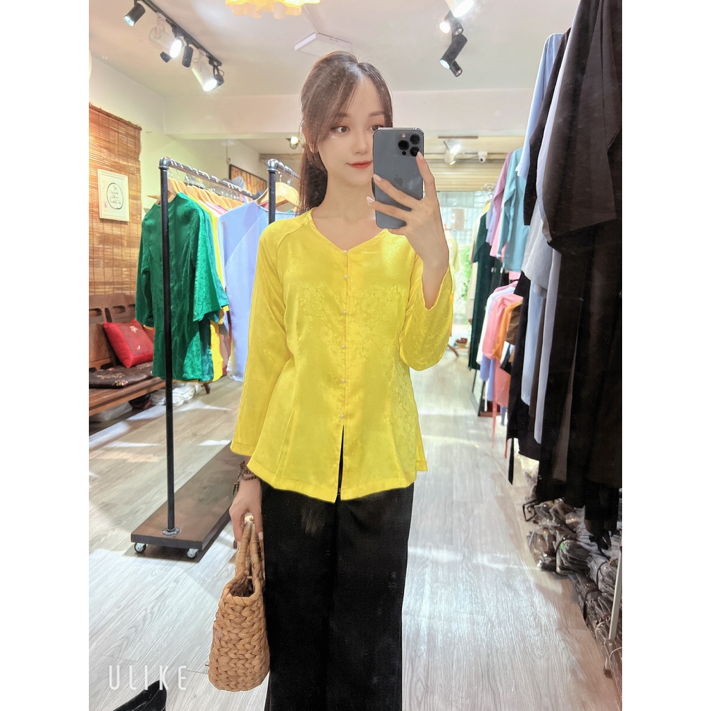 Áo bà ba màu vàng lụa gấm Hàn Châu # Đồ Phật tử lụa cao cấp # bà ba vân gấm hoa sen cúc ngọc xinh xắn AB12 Vàng