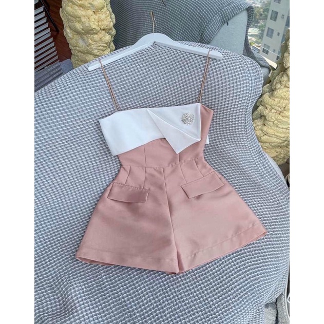 Jumpsuit short 2 dây kèm tag đá