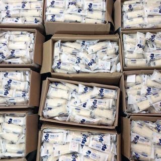 1 thùng 2.2 kg bánh sữa chua Nội địa