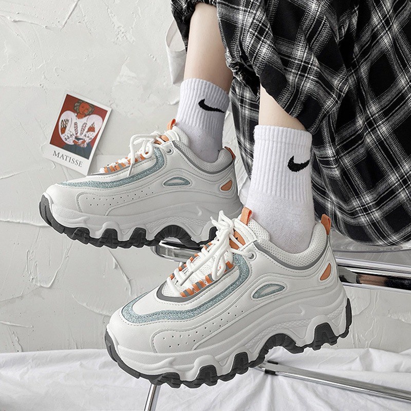 Giày thể thao nữ độn đế thấp cổ, Giày sneaker nữ đế cao có viền nhũ phối màu cá tính , năng động | BigBuy360 - bigbuy360.vn