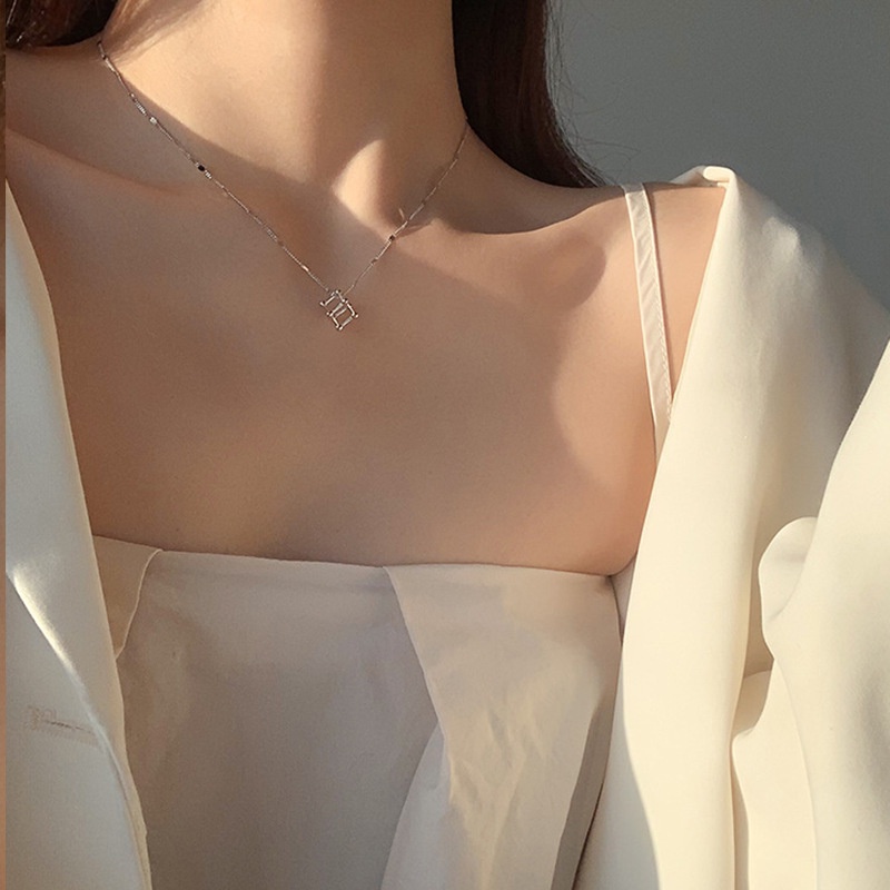 Vòng cổ Mặt Hình Vuông Rỗng Phong Cách Thời Trang