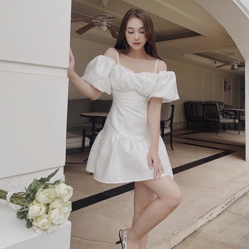 Đầm trắng hai dây đi dự tiệc cưới thiết kế tay phồng, dáng xòe xinh xắn (kèm ảnh feedback khách hàng)