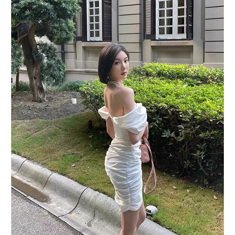 Đầm Trắng Trễ Vai Cổ Yếm Sang Trọng Quyến Rũ Thời Trang Đi Biển Cho Nữ