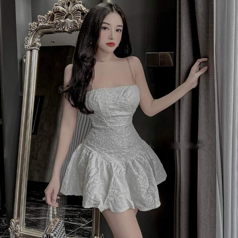 Váy 2 dây + cổ yếm xích ngắn xòe sexy | BigBuy360 - bigbuy360.vn