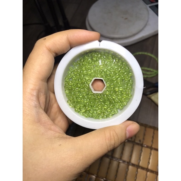 Hạt lẻ đá thanh tẩy mài tròn xỏ lỗ Peridot xanh đẹp là HandMade , DIY, thanh tẩy Tarot
