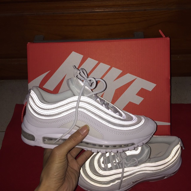 Giày air max 97( full trắng- phản quang- full box- tặng kèm móc khoá)