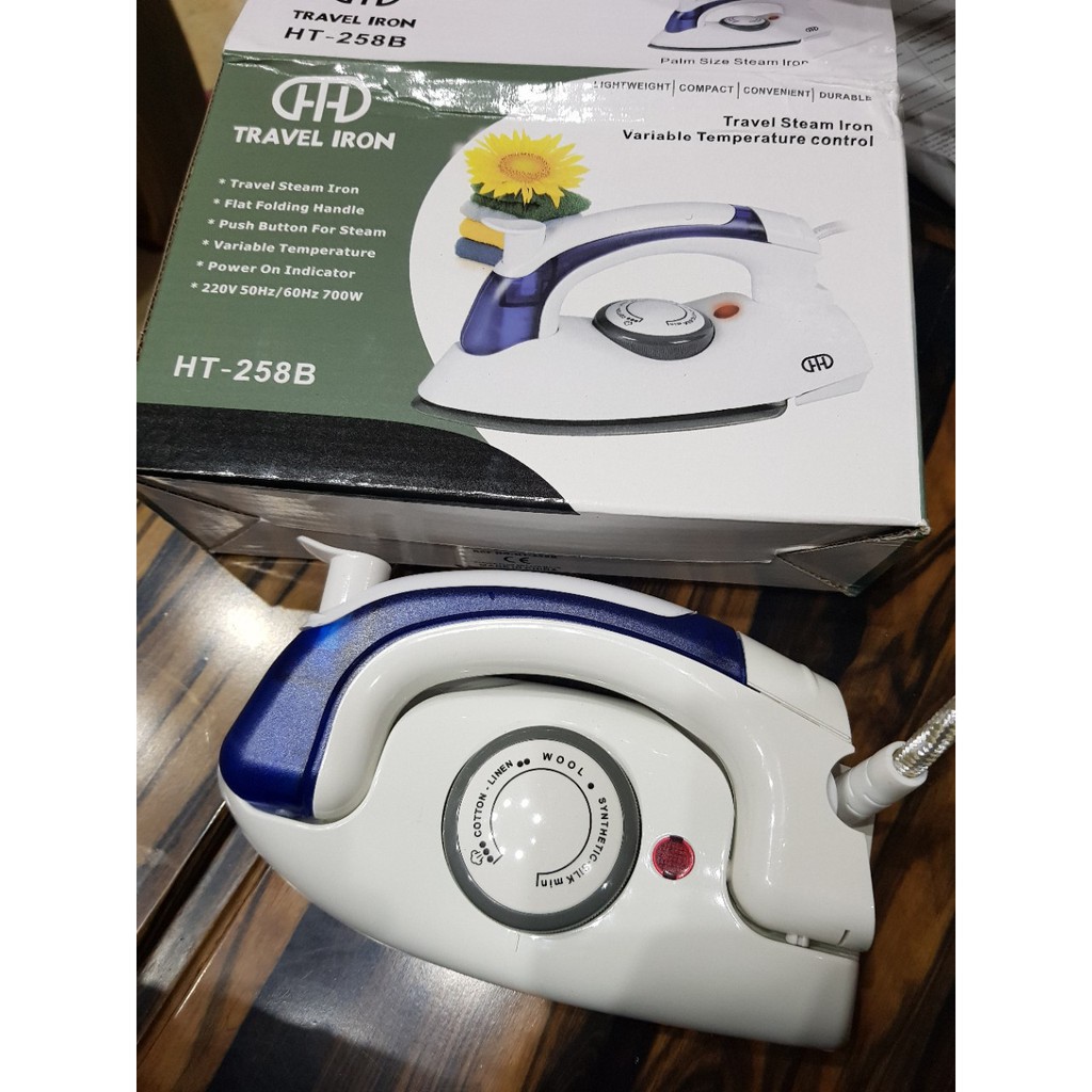 BÀN LÀ HƠI NƯỚC MINI CẦM TAY DU LỊCH – TRAVEL IRON HT258B - Có video thật đi kèm