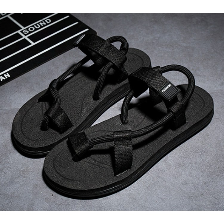 Sandal nam kiểu unisex - mẫu hiếm