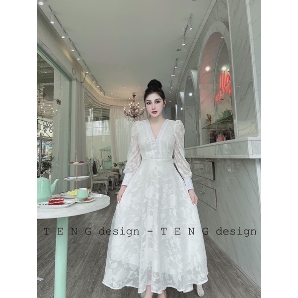 ND173 Đầm voan ép ren trắng kem cổ V dài tay dáng dài.