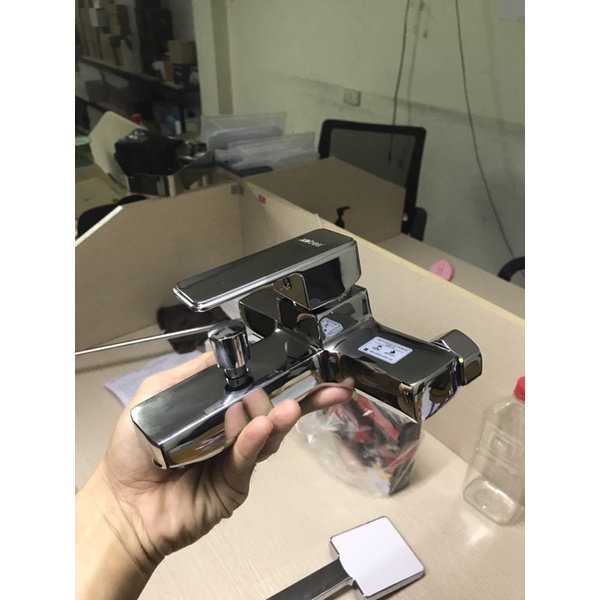 🌾🌾💐💐sen tắm cao cấp Kb403.Sen tắm nóng lạnh