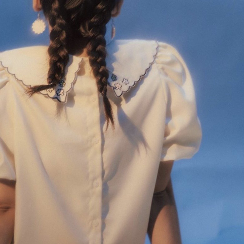 Libé Workshop EMBROIDERED COLLAR PUFF SLEEVE BLOUSE