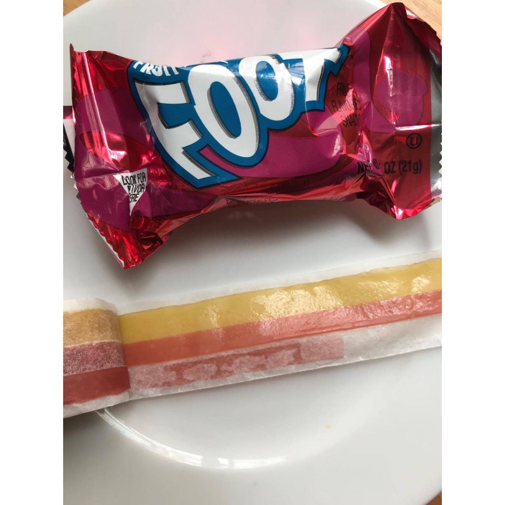 1 gói kẹo cuộn Fruit by the FOOT 100% trái cây-Mỹ
