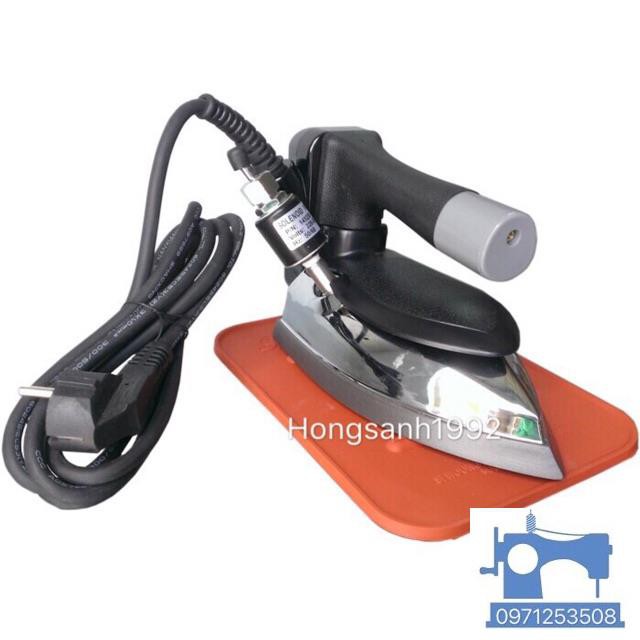 Bàn ủi công nghiệp bình nước treo PEN520 tặng 1 mặt nạ chống bóng vải