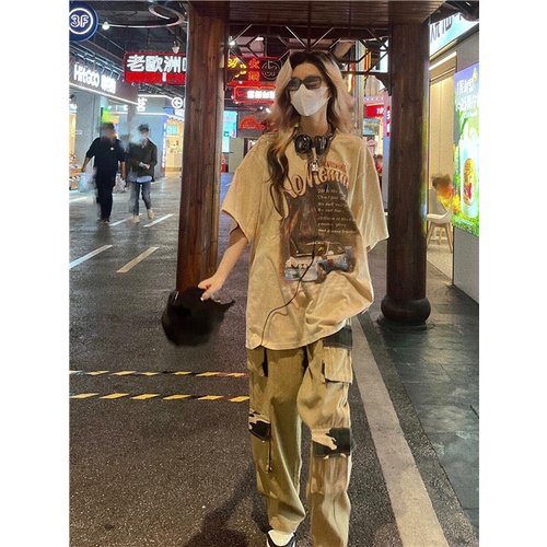 Áo Thun Ngắn Tay Cổ Tròn Form Rộng In Họa Tiết graffiti Phong Cách retro Dành Cho Nữ