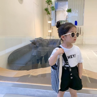 Bộ quần áo cho bé gái, Set áo phông cộc tay chữ HEY và quần short quai chéo đính khuy cục xinh cho bé từ 8 đến 20 kg