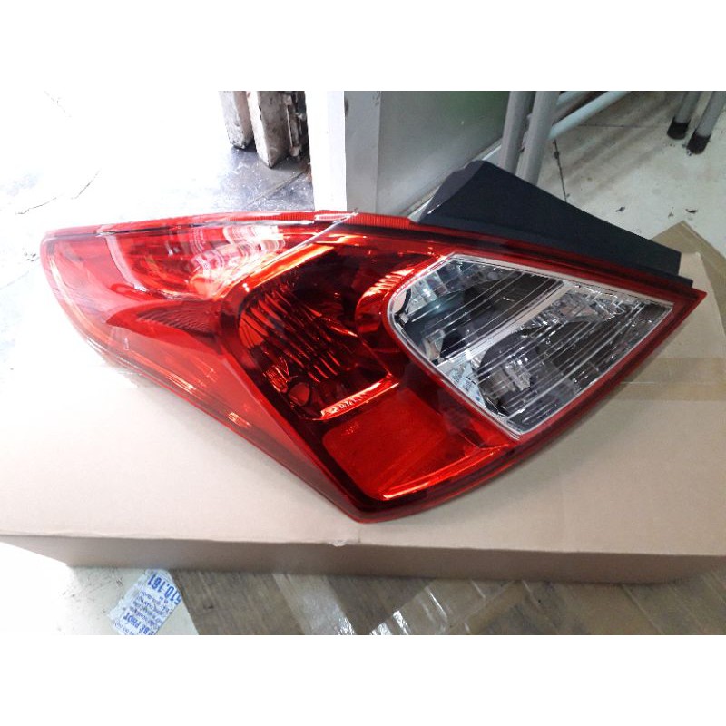 Đèn hậu sau xe Nissan Sunny 2011, 2012 ,2013,2014