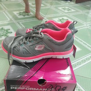 Giày thể thao nữ Skecher màu xám