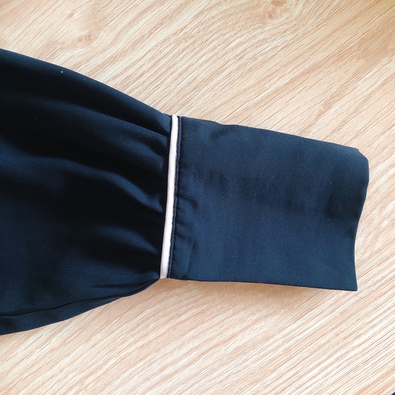 Áo sơ mi đen cổ Vest