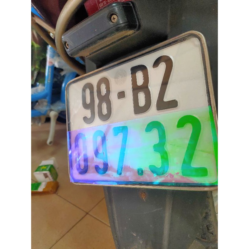 Dán Biển số màu ánh titan trong suốt